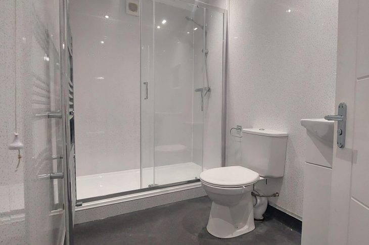 Flat 3, 3 White Ridge Court