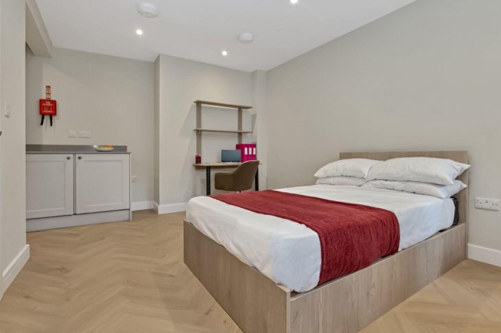 Flat 4, 49 Park Road