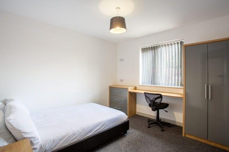 Flat 7, 2 White Ridge Court